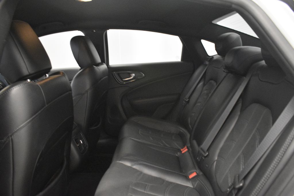 Thumbnail: 2015 Chrysler 200 - 28