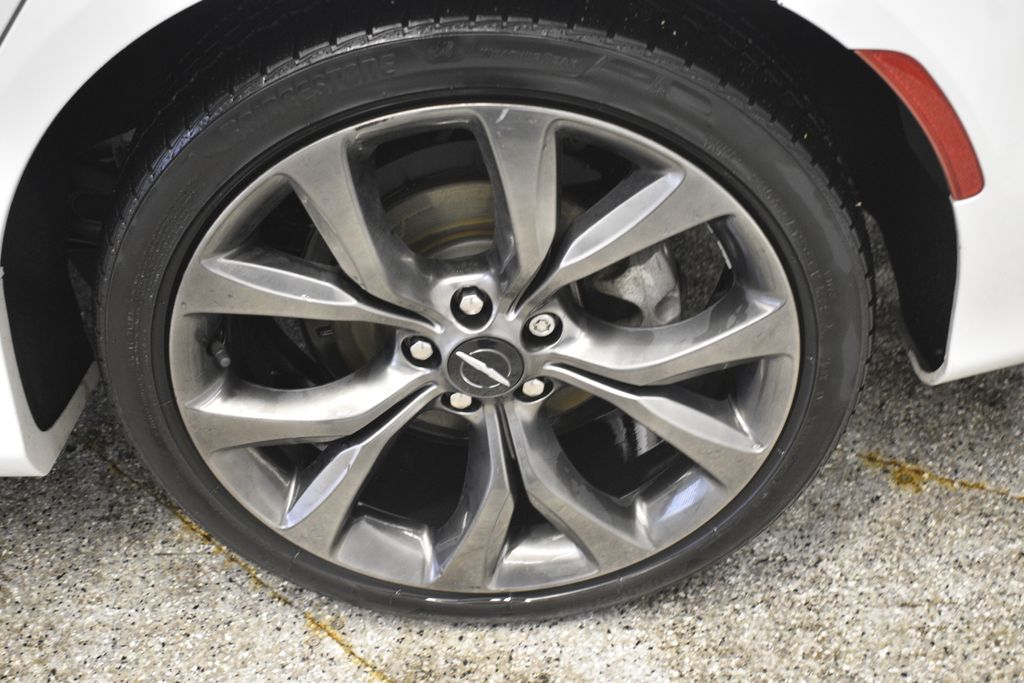 Thumbnail: 2015 Chrysler 200 - 8