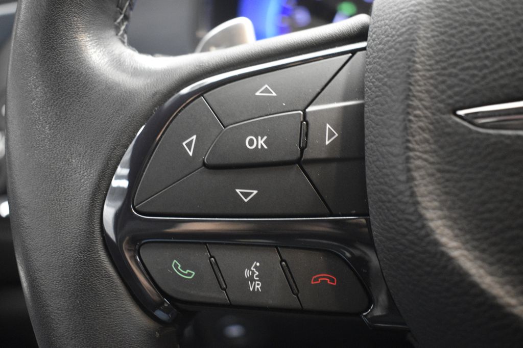 Thumbnail: 2015 Chrysler 200 - 44