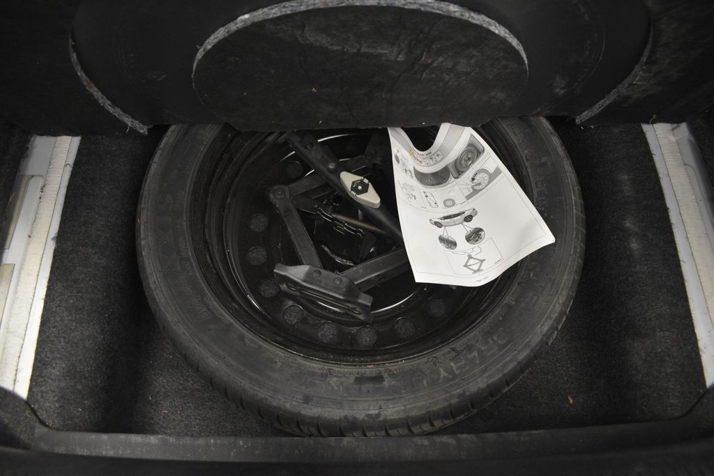 Thumbnail: 2015 Chrysler 200 - 13