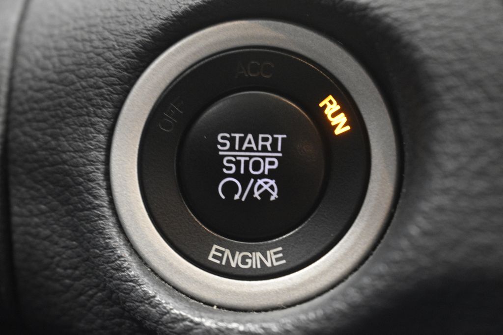 Thumbnail: 2015 Chrysler 200 - 42