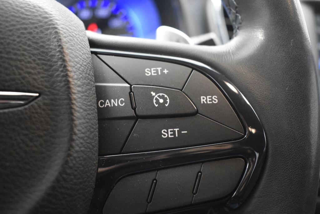 Thumbnail: 2015 Chrysler 200 - 43