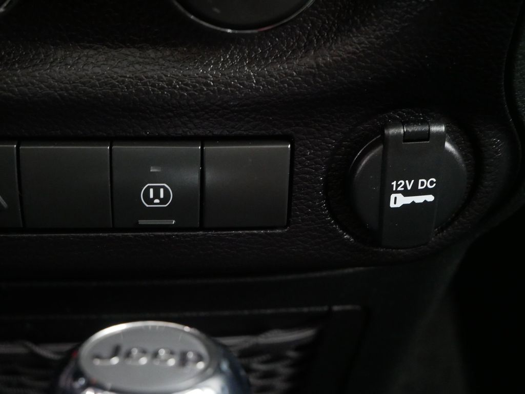 2018 Jeep Wrangler Sahara 31