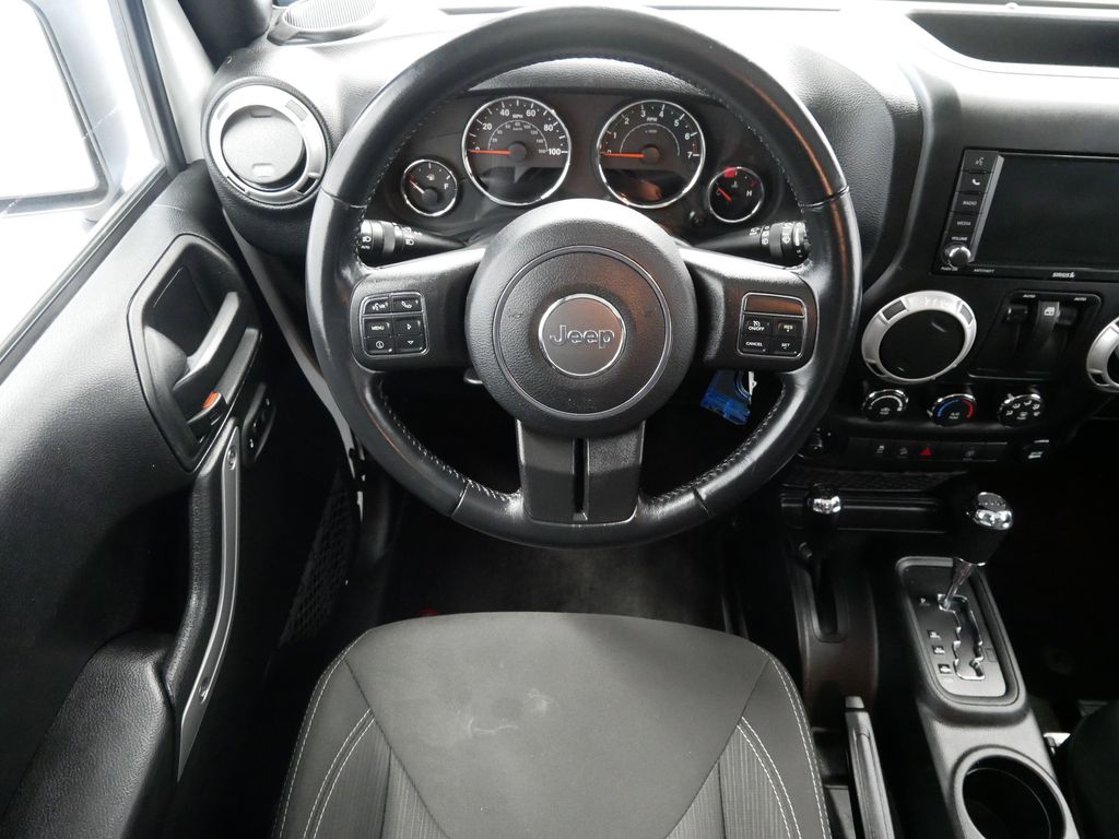 2018 Jeep Wrangler Sahara 8