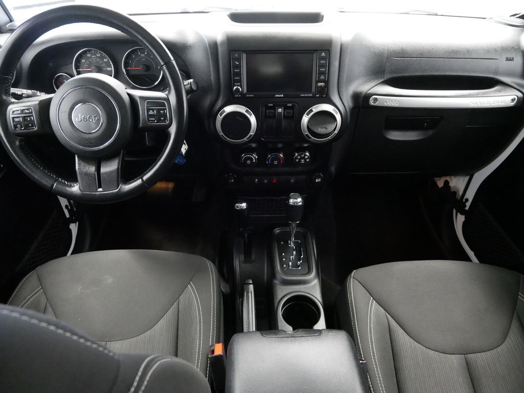 2018 Jeep Wrangler Sahara 12