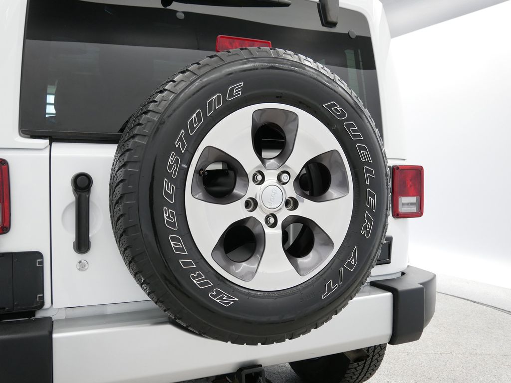 2018 Jeep Wrangler Sahara 48