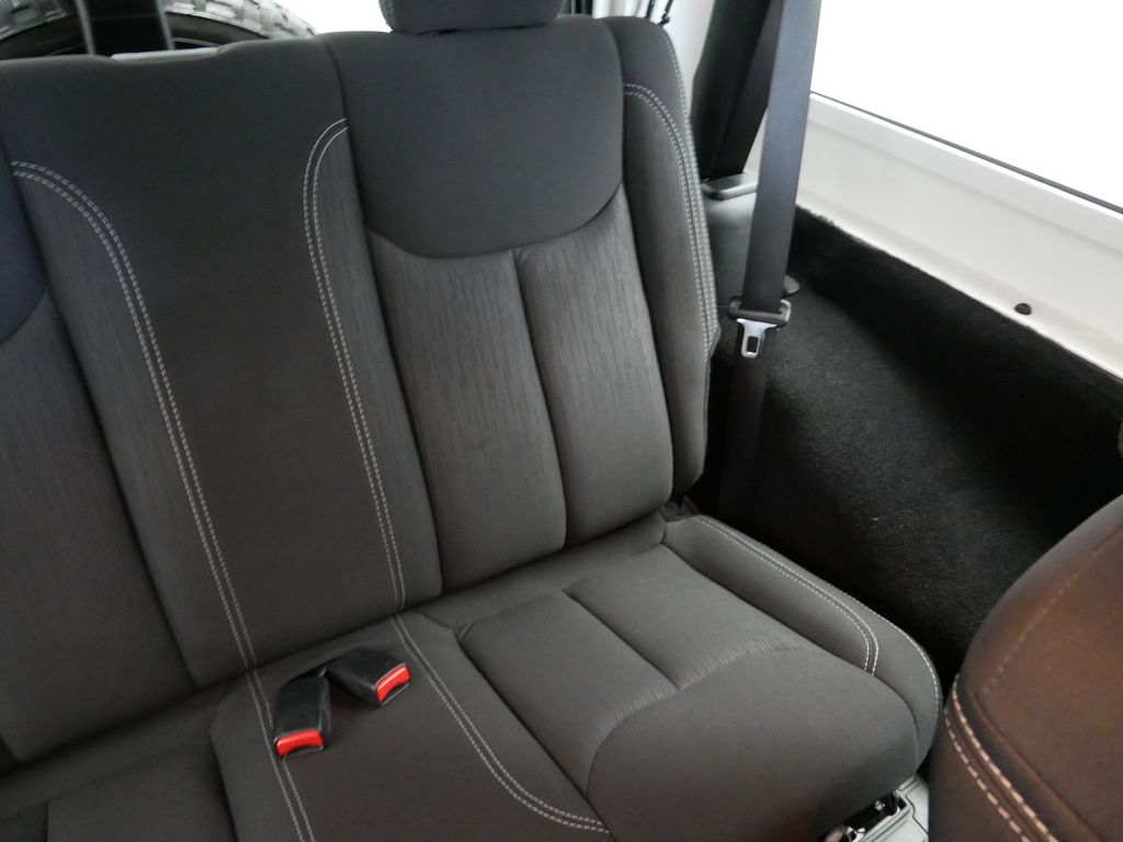 2018 Jeep Wrangler Sahara 21
