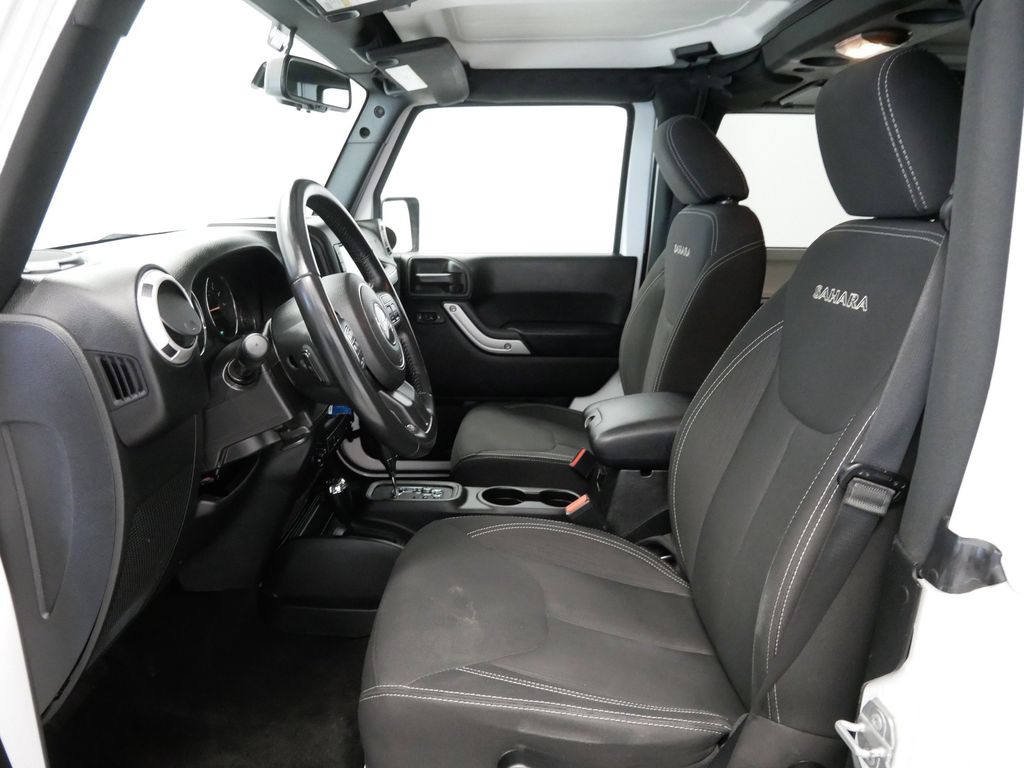 2018 Jeep Wrangler Sahara 9