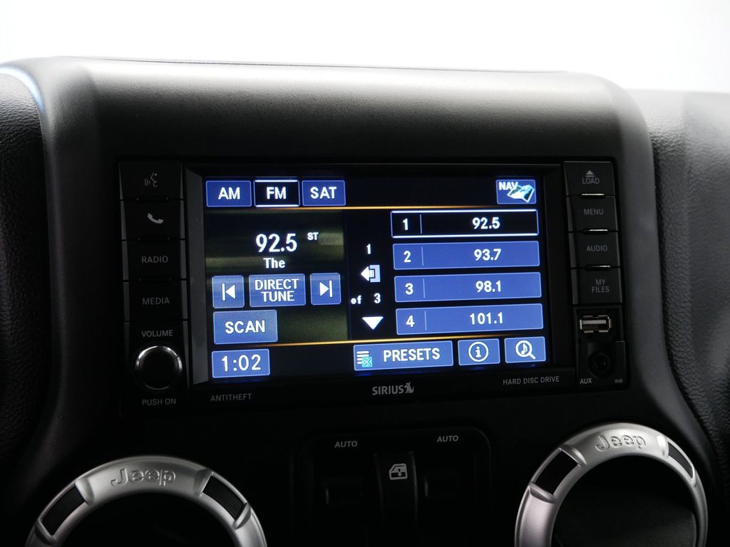 2018 Jeep Wrangler Sahara 14