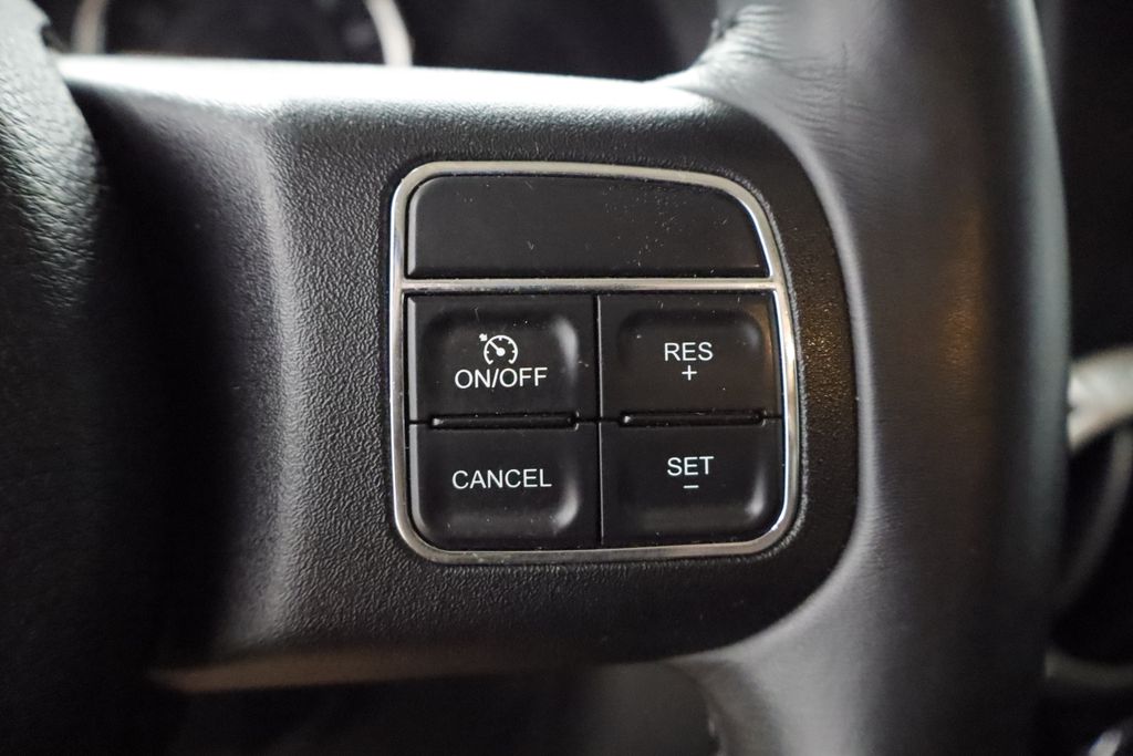 Thumbnail: 2015 Jeep Wrangler - 17