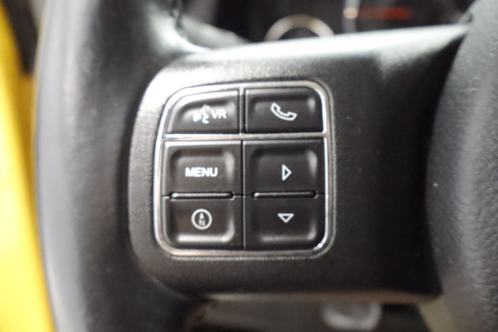 Thumbnail: 2015 Jeep Wrangler - 16