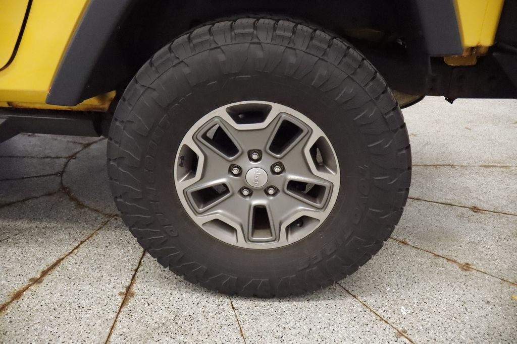 Thumbnail: 2015 Jeep Wrangler - 15