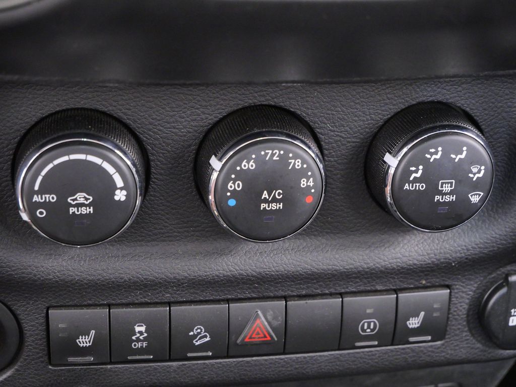 Thumbnail: 2017 Jeep Wrangler - 23