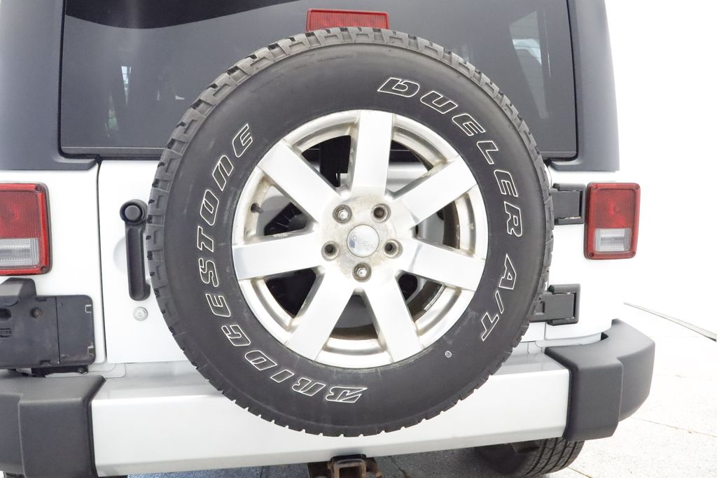 Thumbnail: 2017 Jeep Wrangler - 24