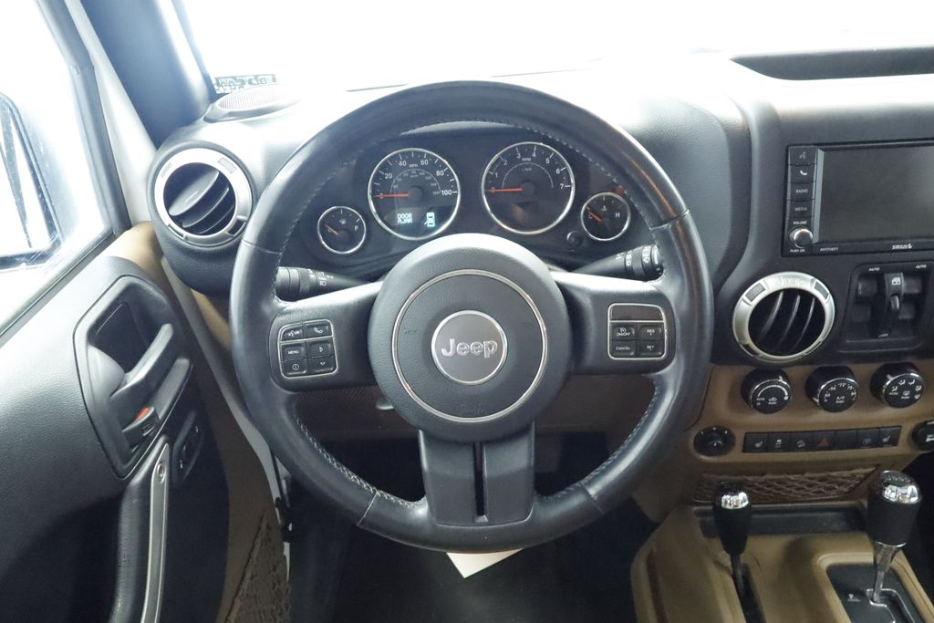 Thumbnail: 2017 Jeep Wrangler - 10