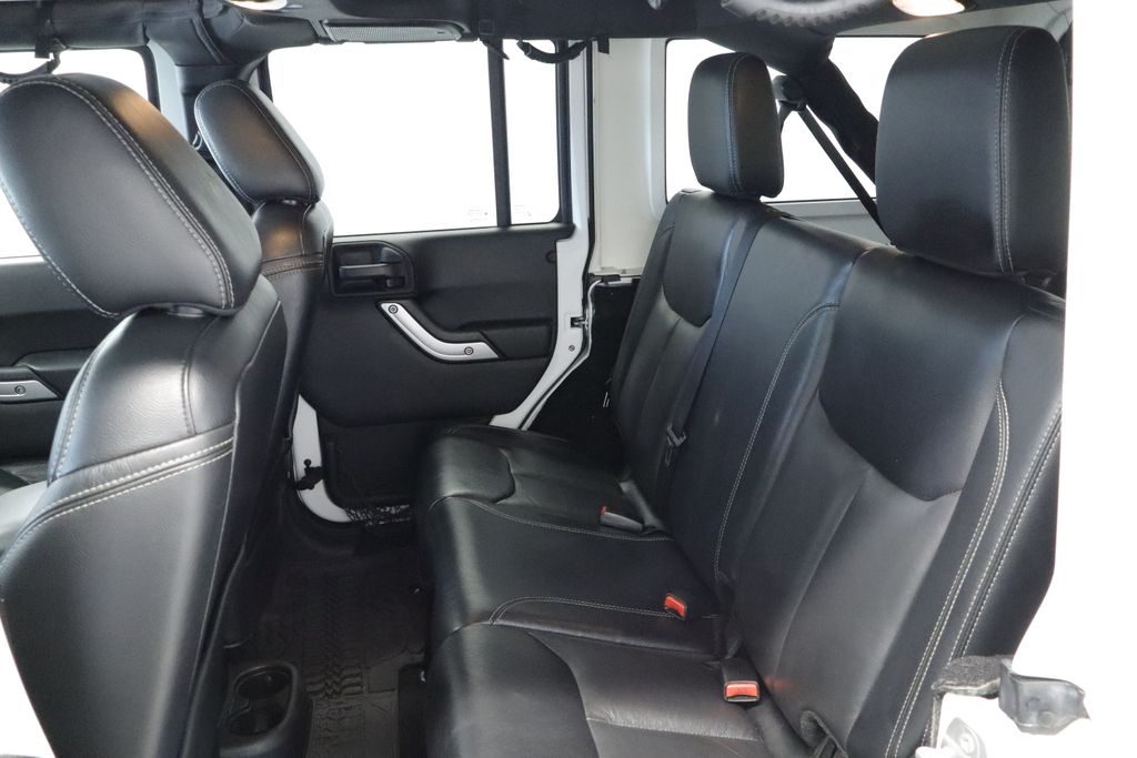 Thumbnail: 2016 Jeep Wrangler - 22