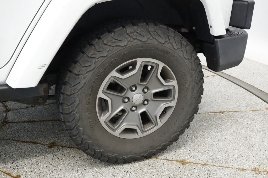 Thumbnail: 2016 Jeep Wrangler - 21