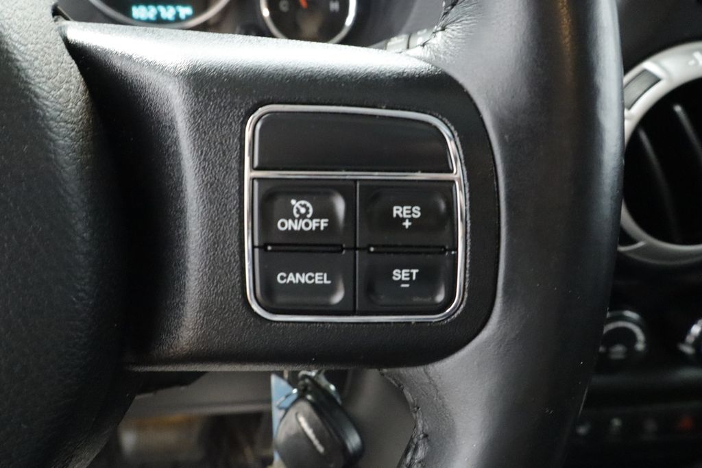 Thumbnail: 2016 Jeep Wrangler - 25