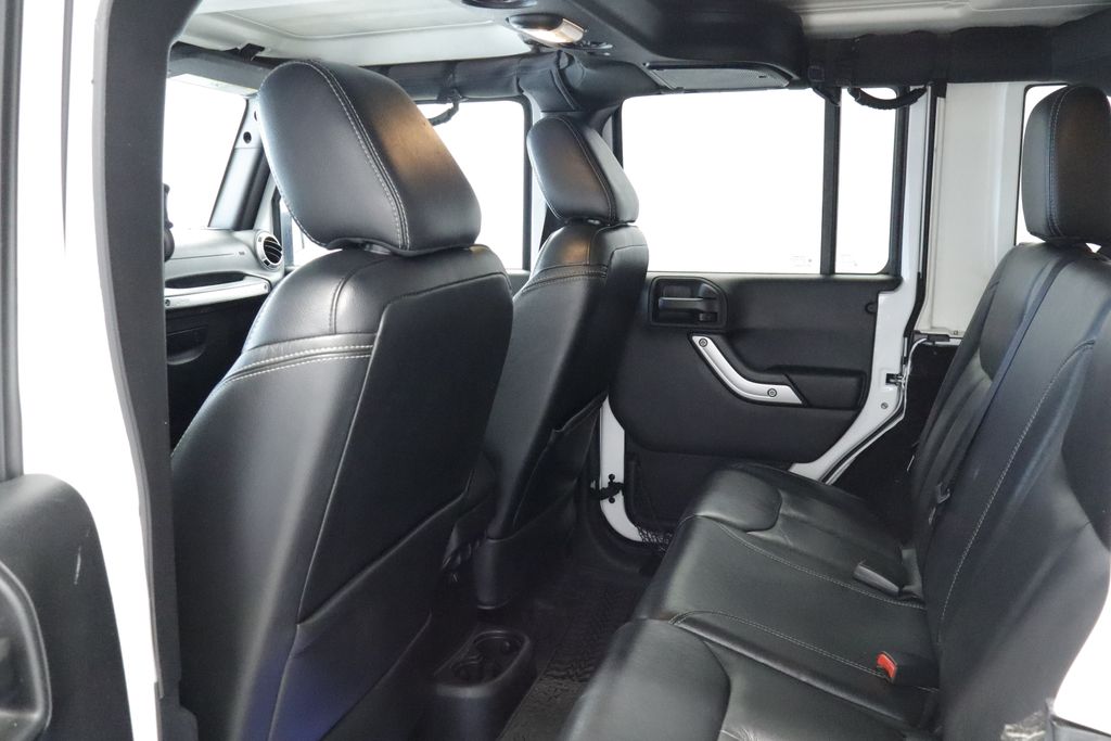 Thumbnail: 2016 Jeep Wrangler - 11