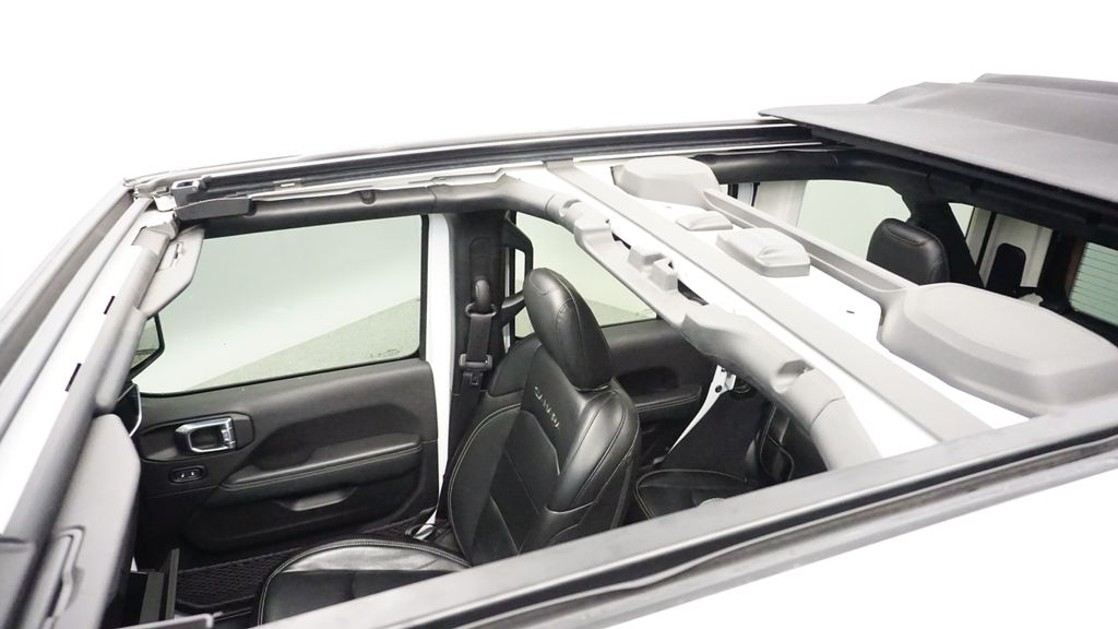 Thumbnail: 2022 Jeep Wrangler - 34