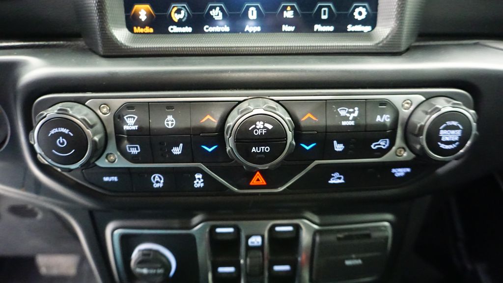 Thumbnail: 2022 Jeep Wrangler - 29