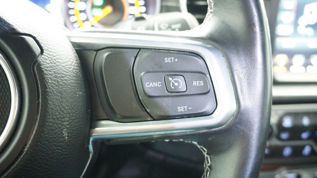 Thumbnail: 2022 Jeep Wrangler - 32