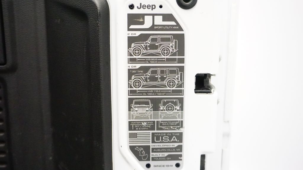 Thumbnail: 2022 Jeep Wrangler - 16