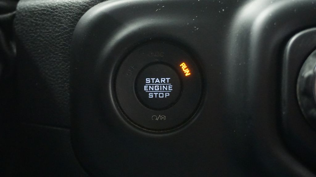 Thumbnail: 2018 Jeep Wrangler - 43