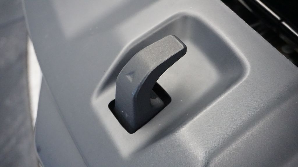 Thumbnail: 2018 Jeep Wrangler - 26