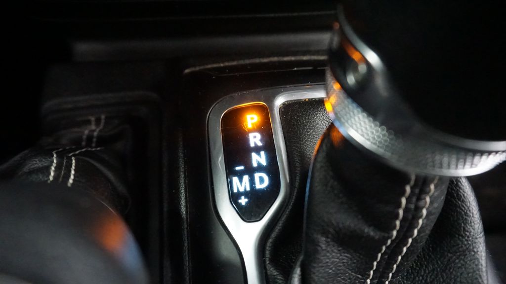 Thumbnail: 2018 Jeep Wrangler - 13