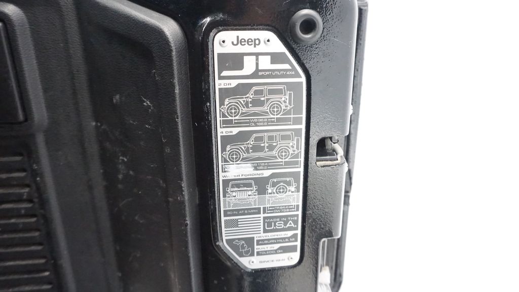 Thumbnail: 2018 Jeep Wrangler - 30