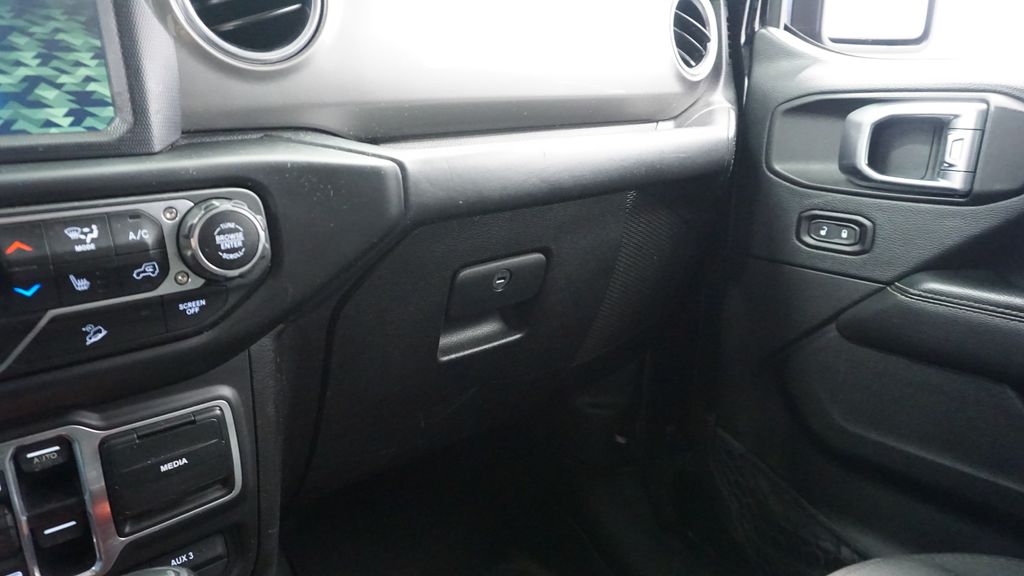 Thumbnail: 2018 Jeep Wrangler - 36