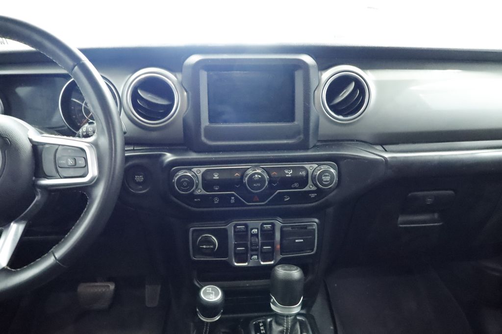 Thumbnail: 2019 Jeep Wrangler - 13