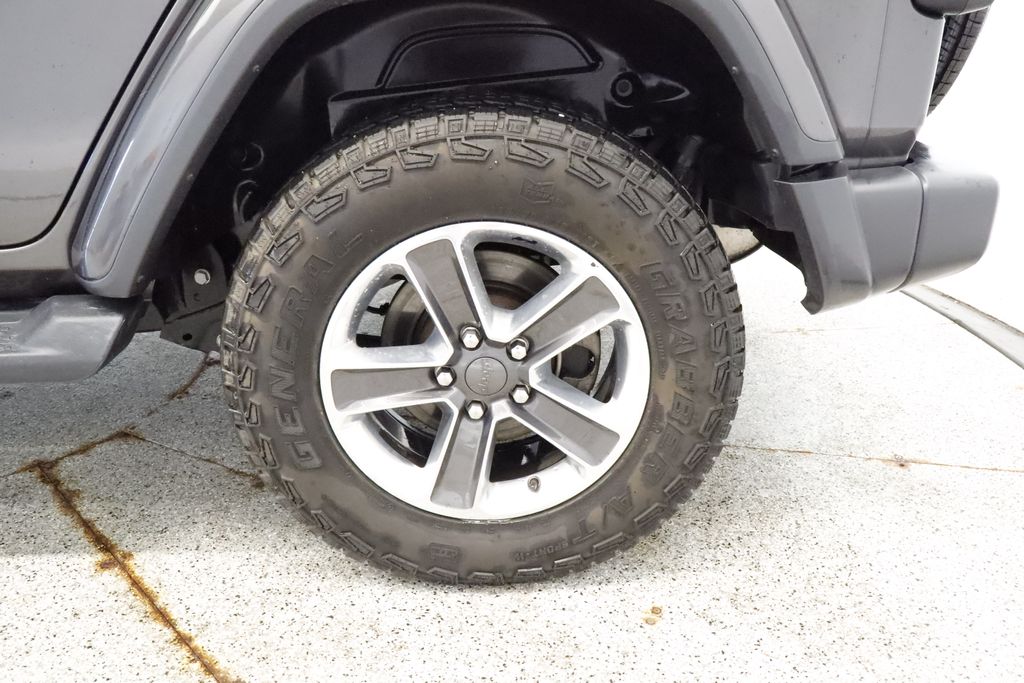 Thumbnail: 2019 Jeep Wrangler - 22