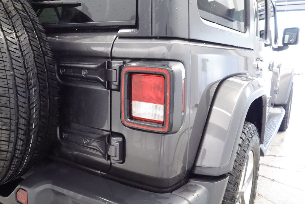 Thumbnail: 2019 Jeep Wrangler - 11