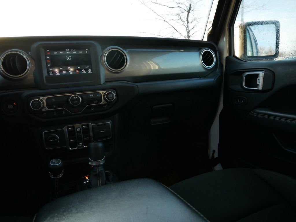 Thumbnail: 2019 Jeep Wrangler - 8