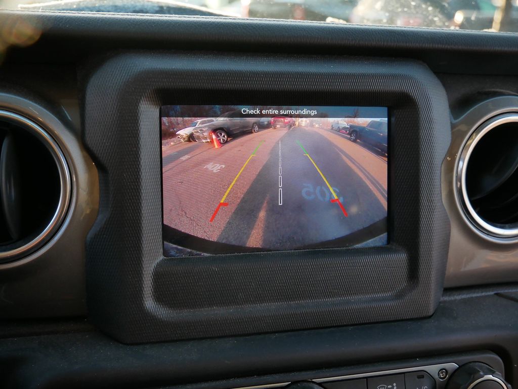 Thumbnail: 2019 Jeep Wrangler - 26