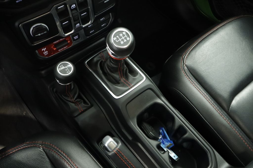 Thumbnail: 2019 Jeep Wrangler - 15