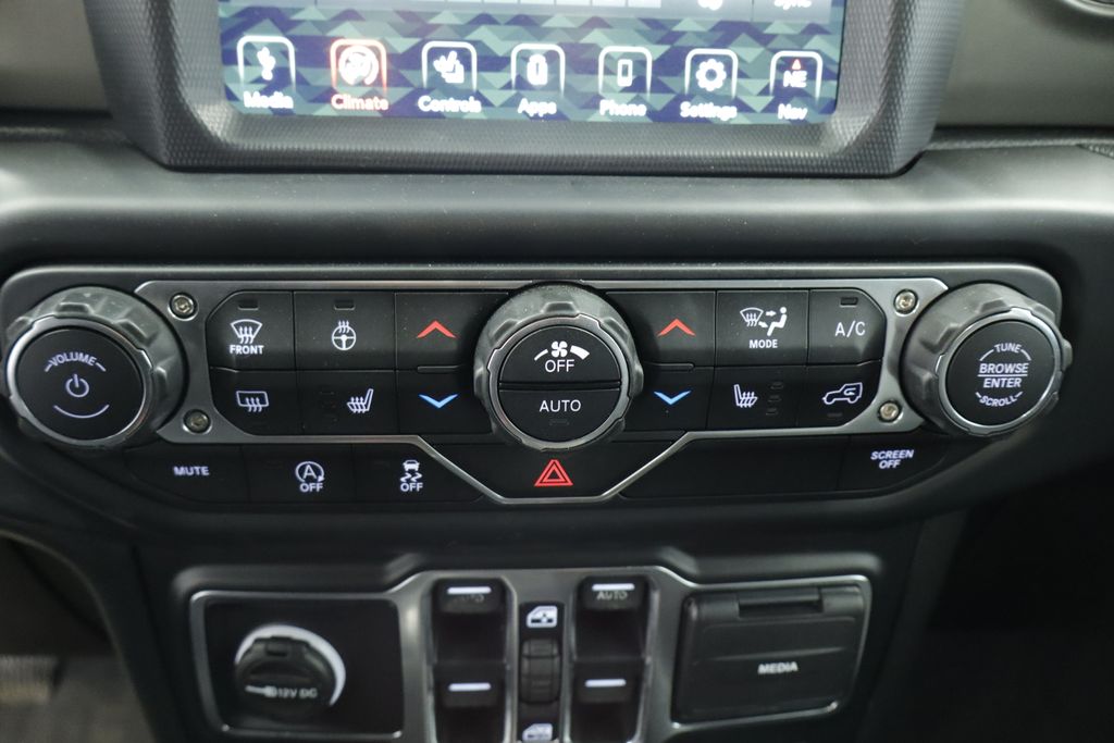 Thumbnail: 2019 Jeep Wrangler - 26