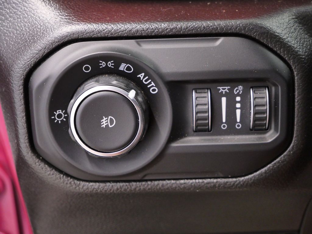Thumbnail: 2022 Jeep Wrangler - 17