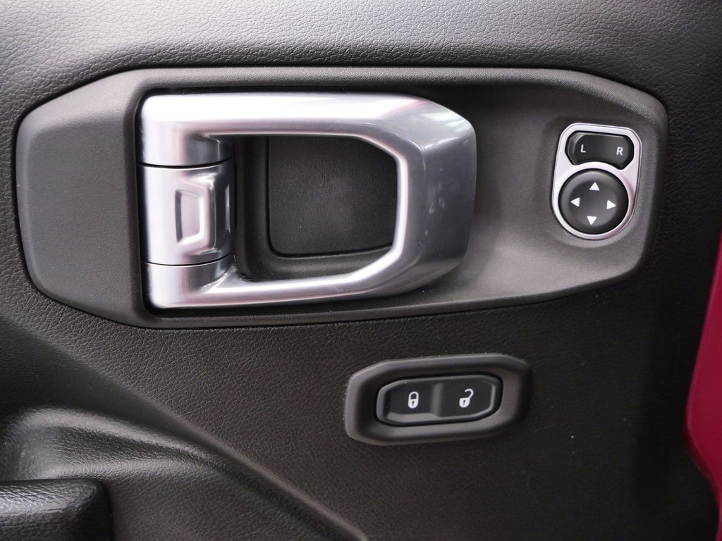 Thumbnail: 2022 Jeep Wrangler - 16