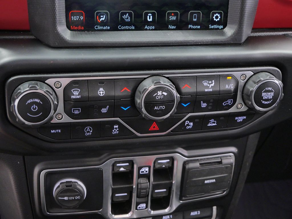 Thumbnail: 2022 Jeep Wrangler - 22