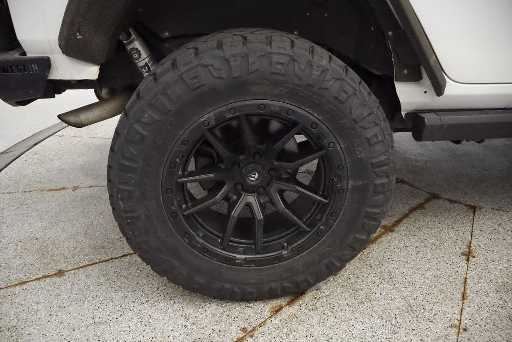 Thumbnail: 2023 Jeep Wrangler - 21