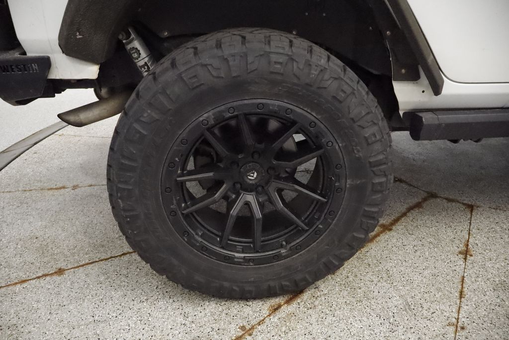 Thumbnail: 2023 Jeep Wrangler - 21