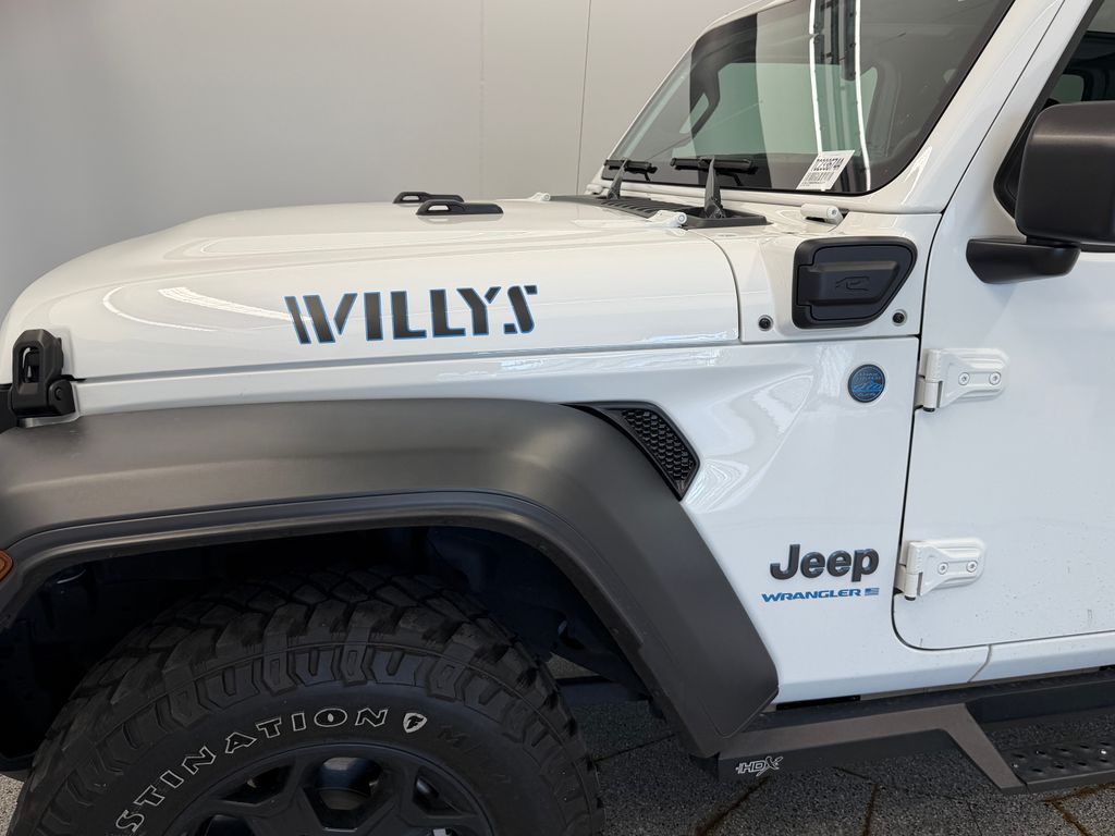 Thumbnail: 2023 Jeep Wrangler - 20