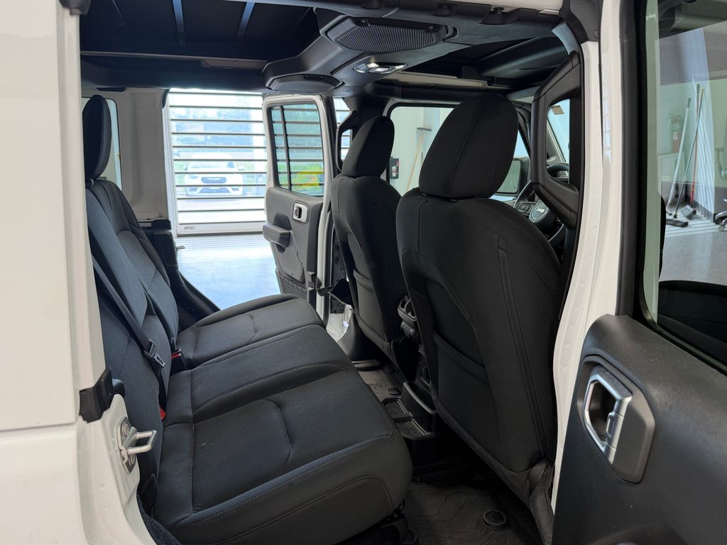Thumbnail: 2023 Jeep Wrangler - 9