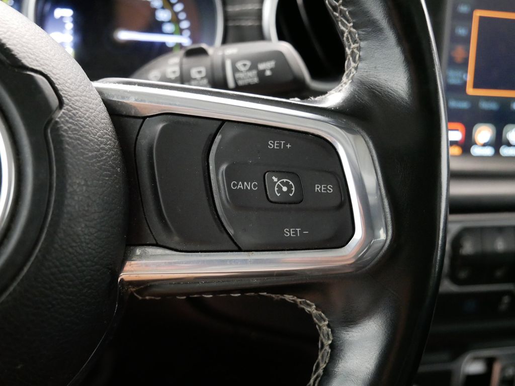 Thumbnail: 2022 Jeep Wrangler - 32