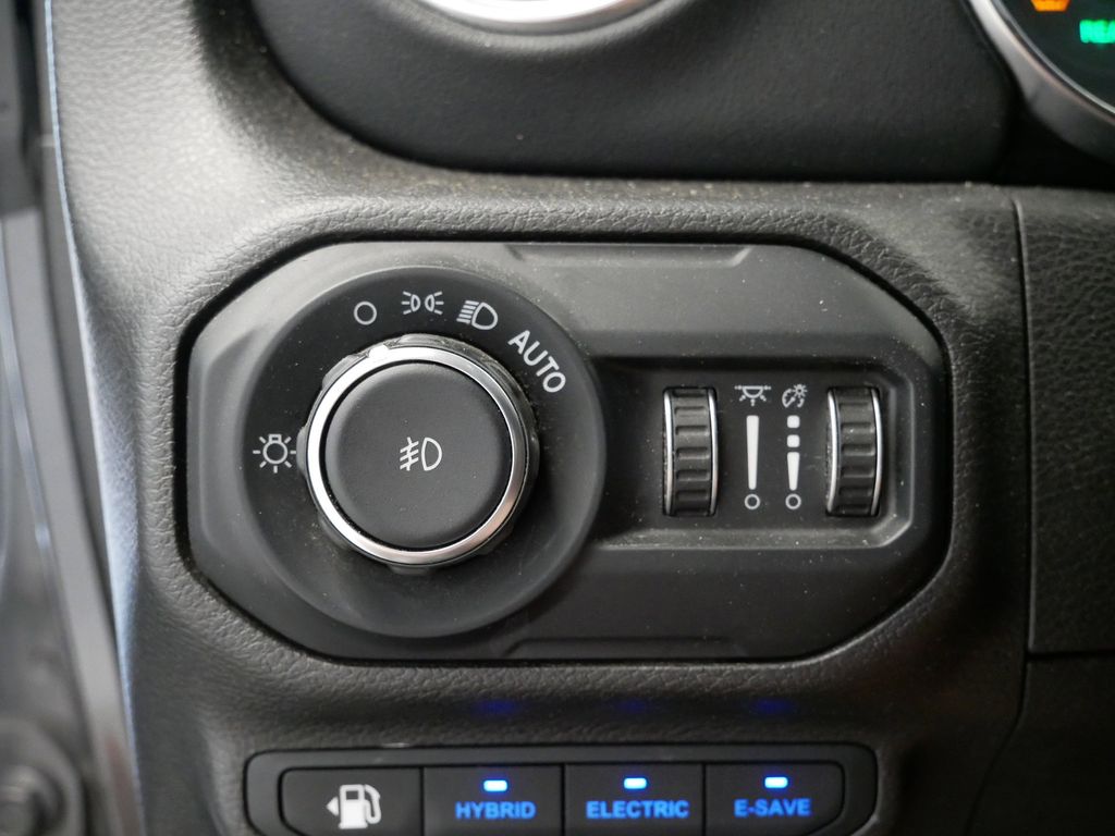 Thumbnail: 2022 Jeep Wrangler - 29