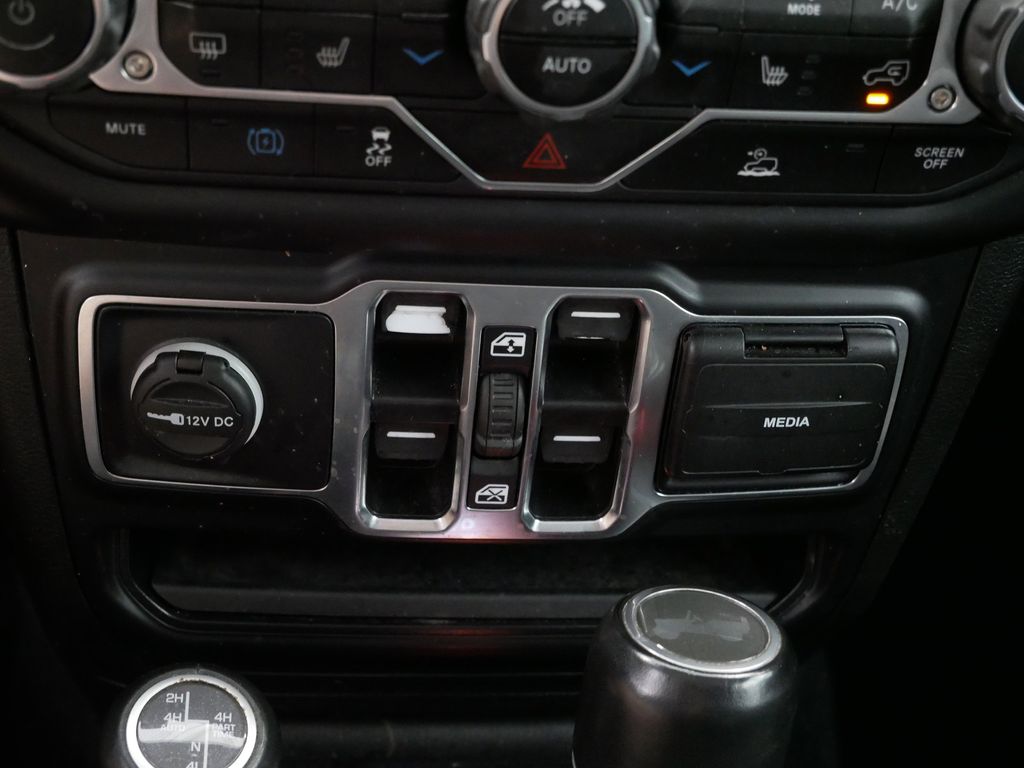 Thumbnail: 2022 Jeep Wrangler - 42