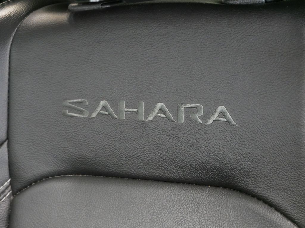 Thumbnail: 2022 Jeep Wrangler - 7